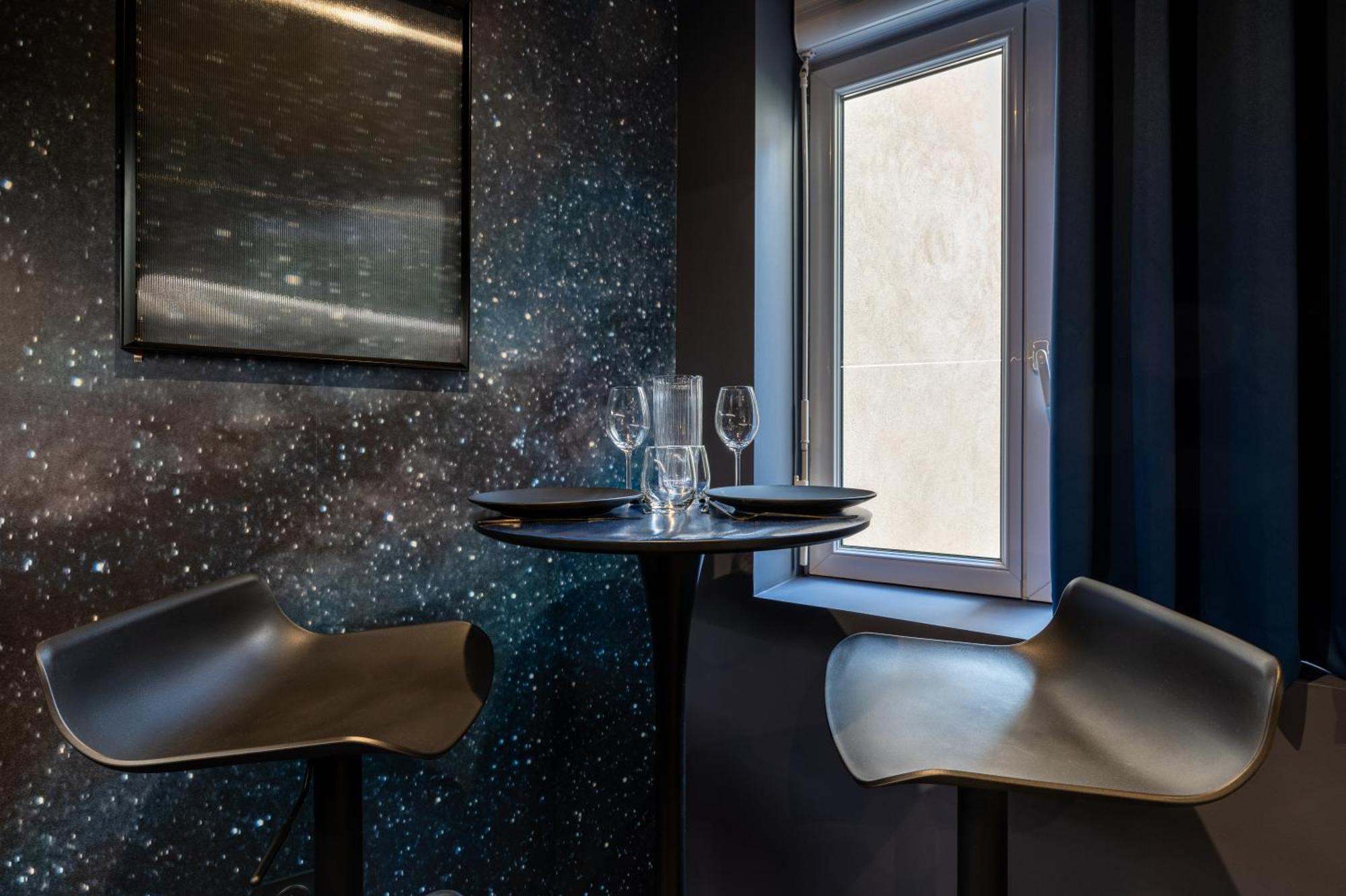 Galaxy La Tete Dans Les Etoiles Lägenhet Riom Exteriör bild